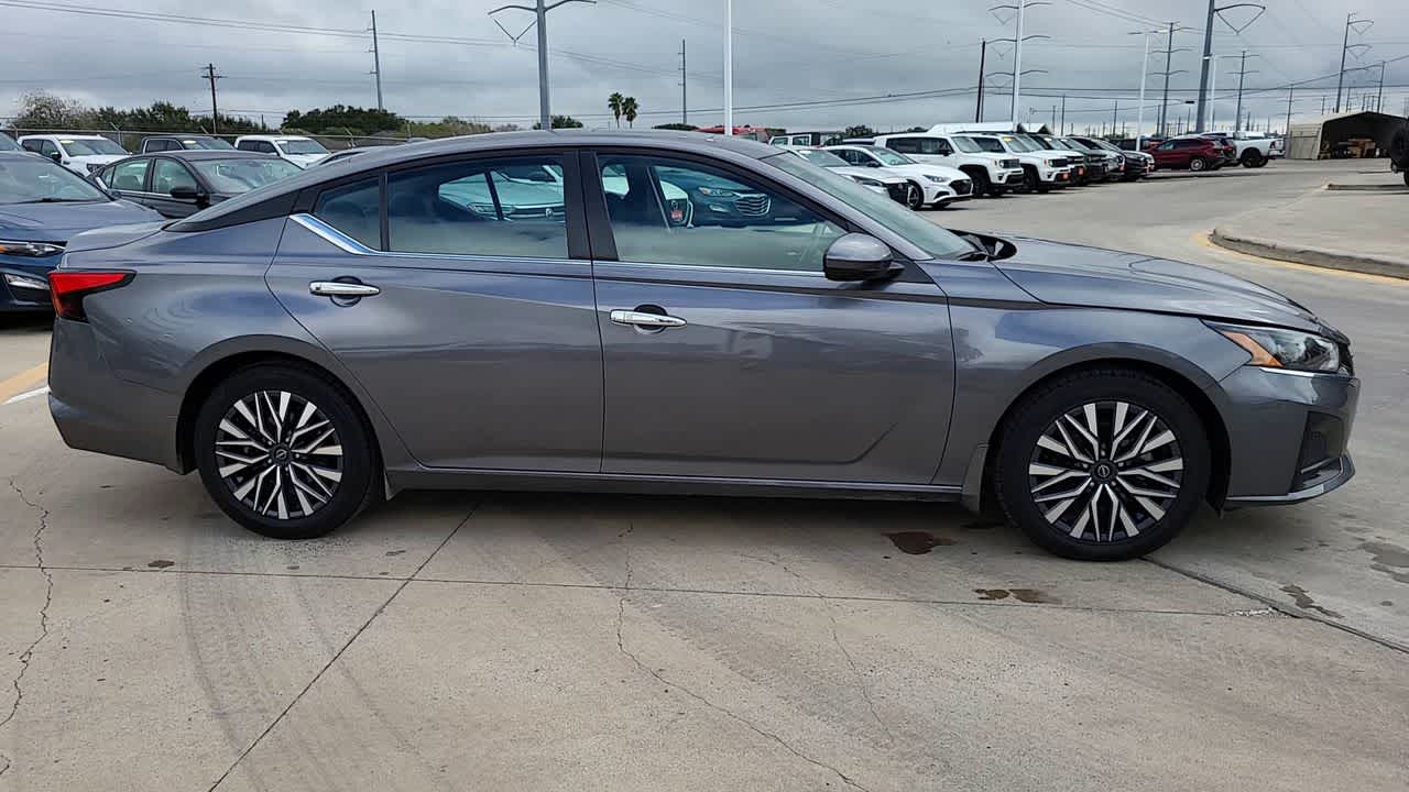 Thumbnail: 2024 Nissan Altima - 9