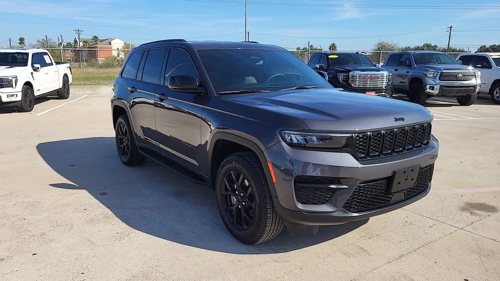 Used 2024 Jeep Grand Cherokee Altitude SUV