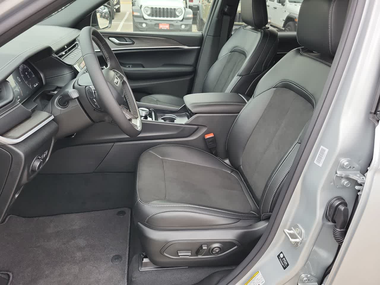 Thumbnail: 2026 Jeep Grand Cherokee - 19