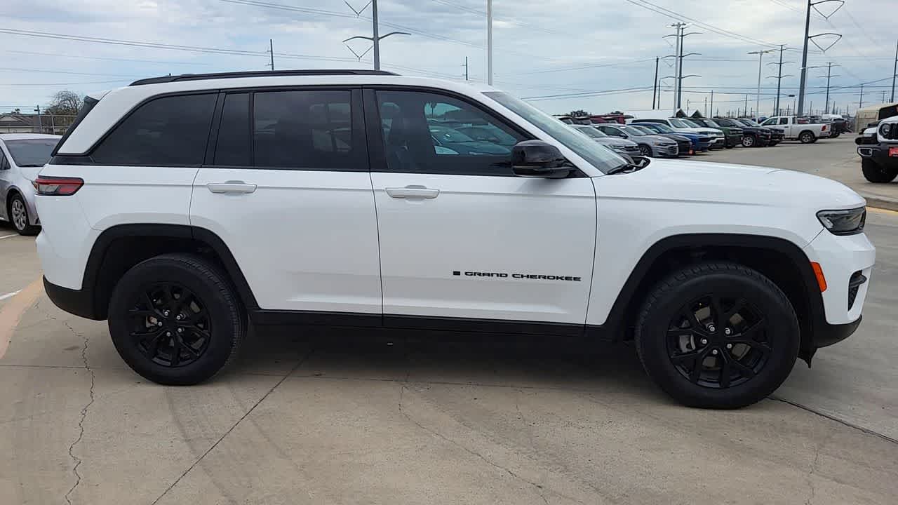 Thumbnail: 2024 Jeep Grand Cherokee - 9