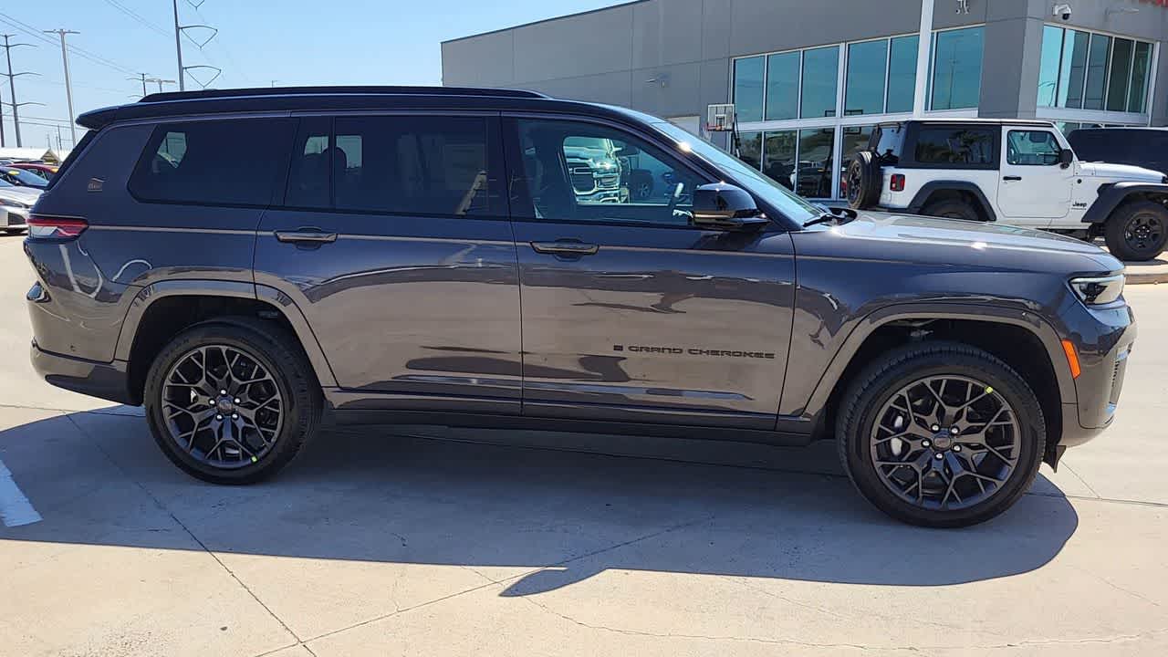 Thumbnail: 2026 Jeep Grand Cherokee - 9