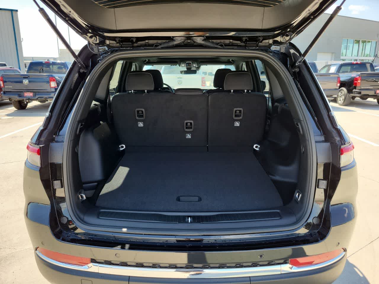 Thumbnail: 2025 Jeep Grand Cherokee - 27