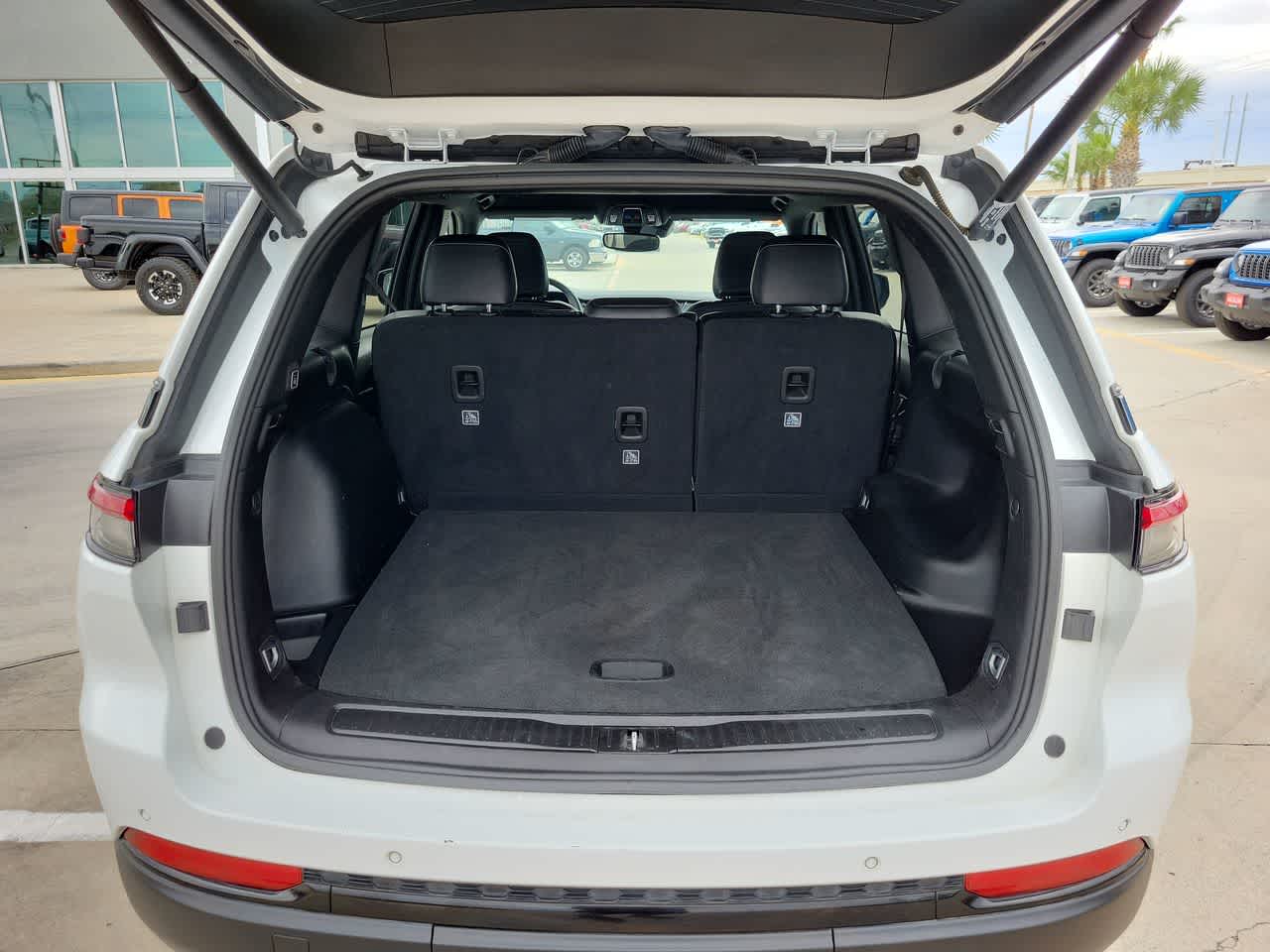 Thumbnail: 2024 Jeep Grand Cherokee - 27