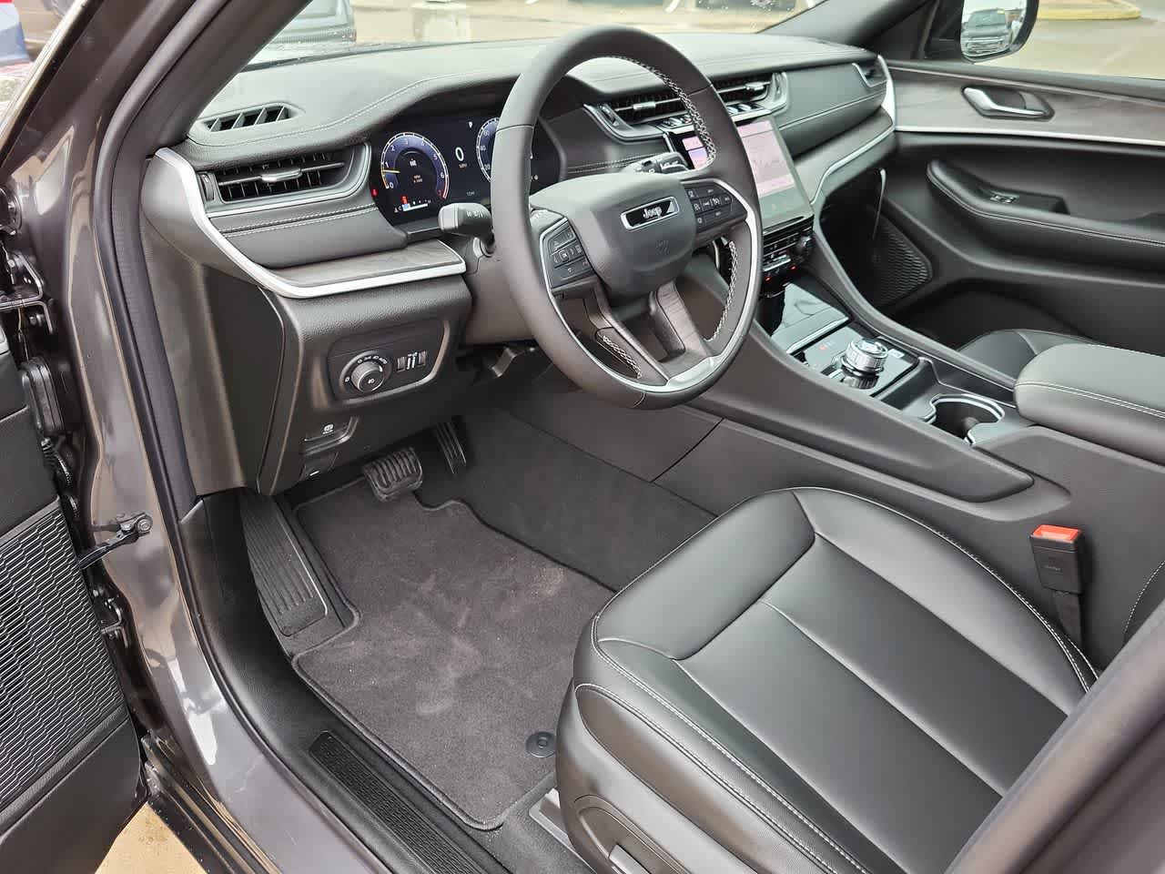 Thumbnail: 2025 Jeep Grand Cherokee - 10