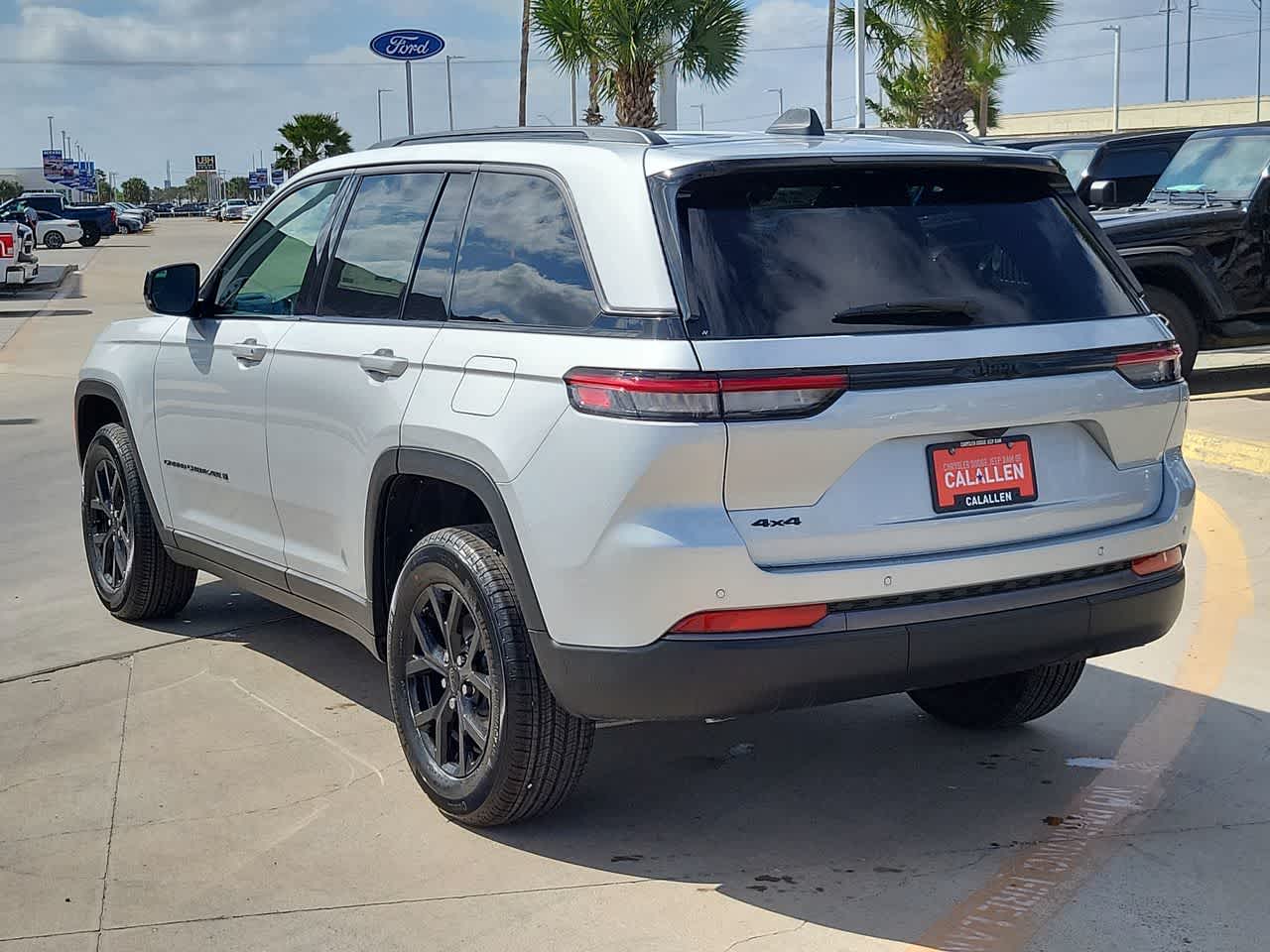 Thumbnail: 2026 Jeep Grand Cherokee - 12