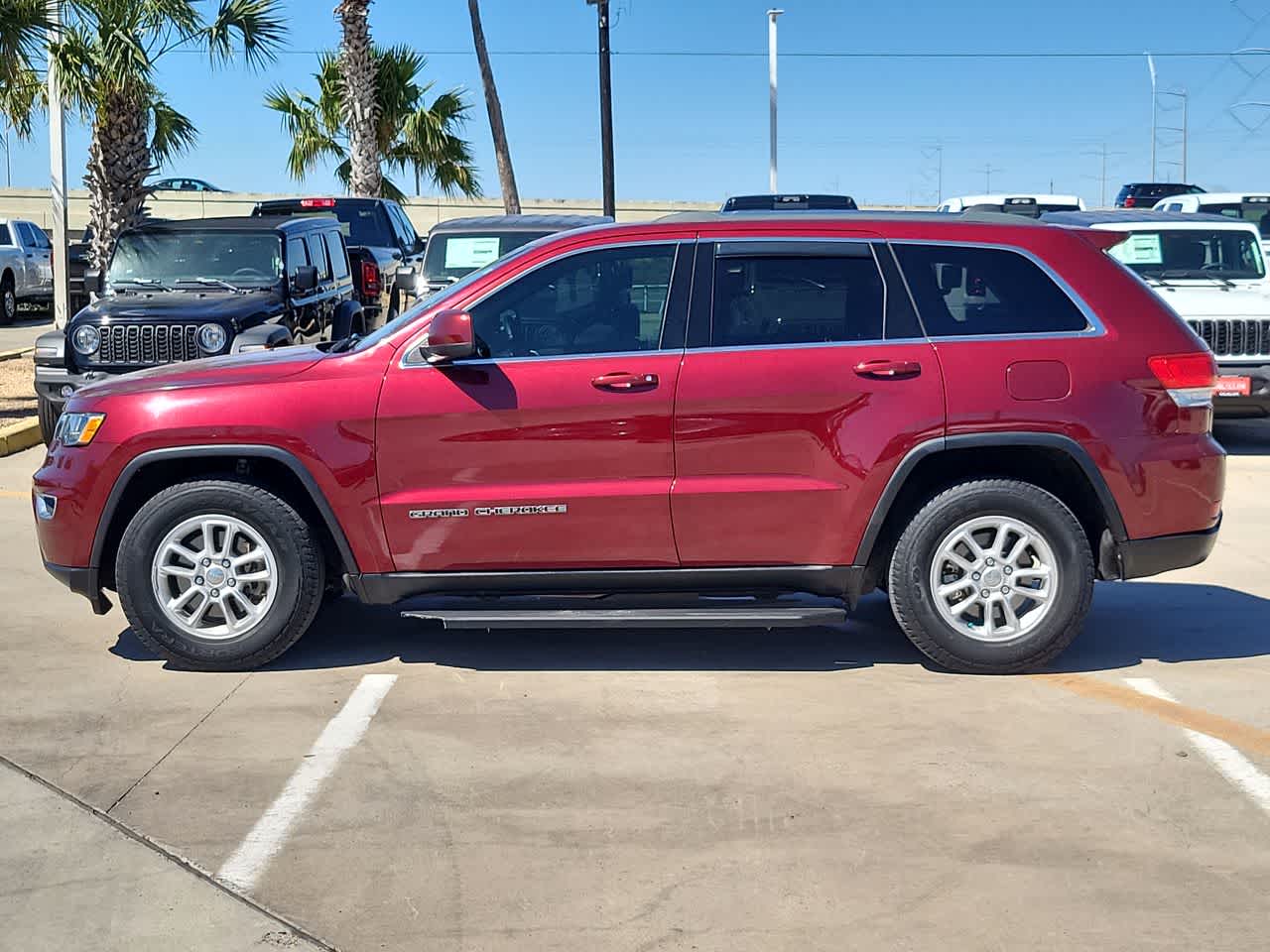 Thumbnail: 2019 Jeep Grand Cherokee - 11