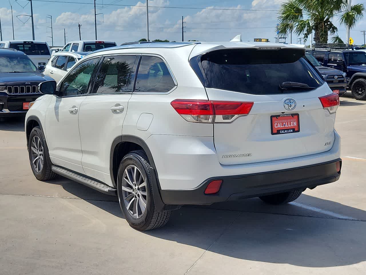 Thumbnail: 2018 Toyota Highlander - 12