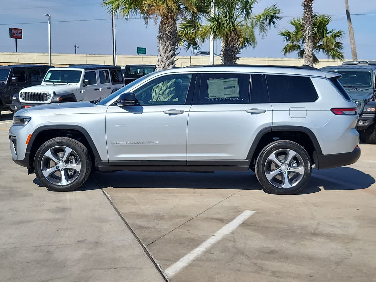 Thumbnail: 2026 Jeep Grand Cherokee - 11