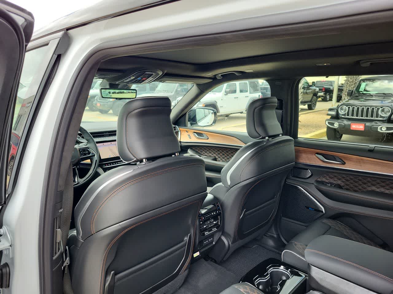 Thumbnail: 2026 Jeep Grand Cherokee - 20