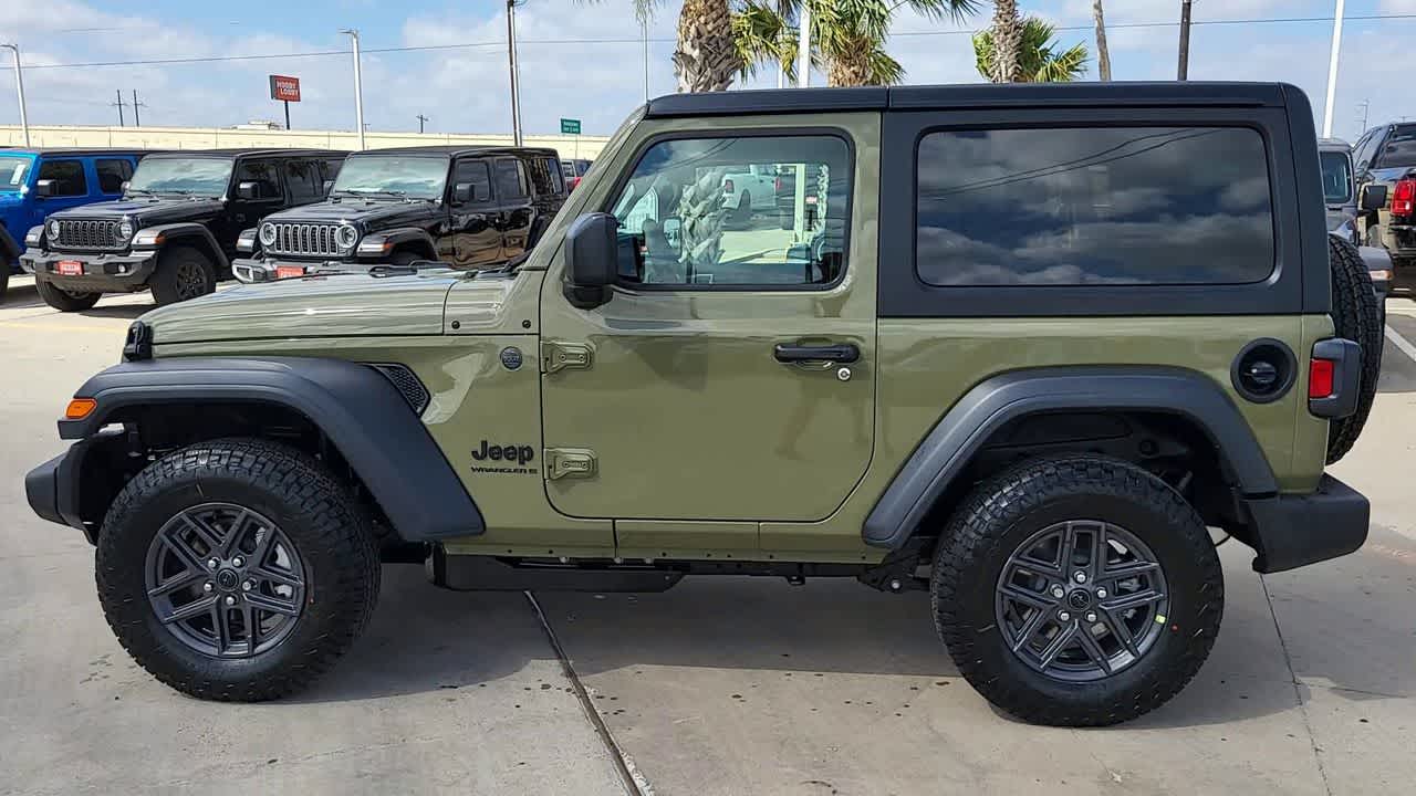 Thumbnail: 2026 Jeep Wrangler - 5