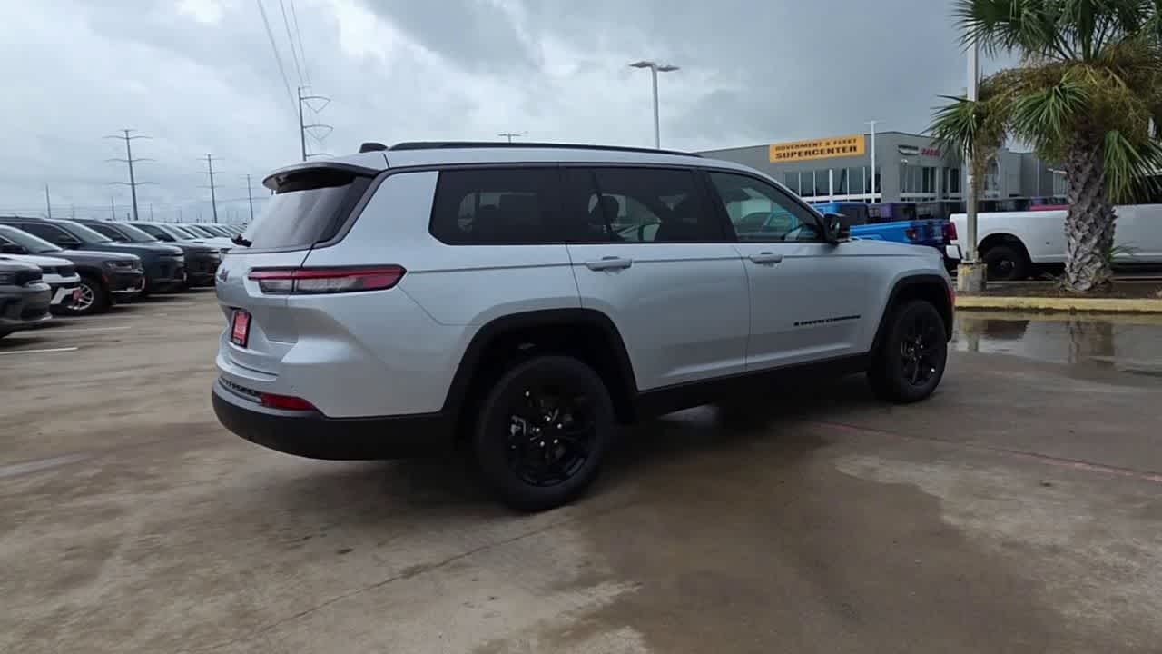 Thumbnail: 2026 Jeep Grand Cherokee - 8