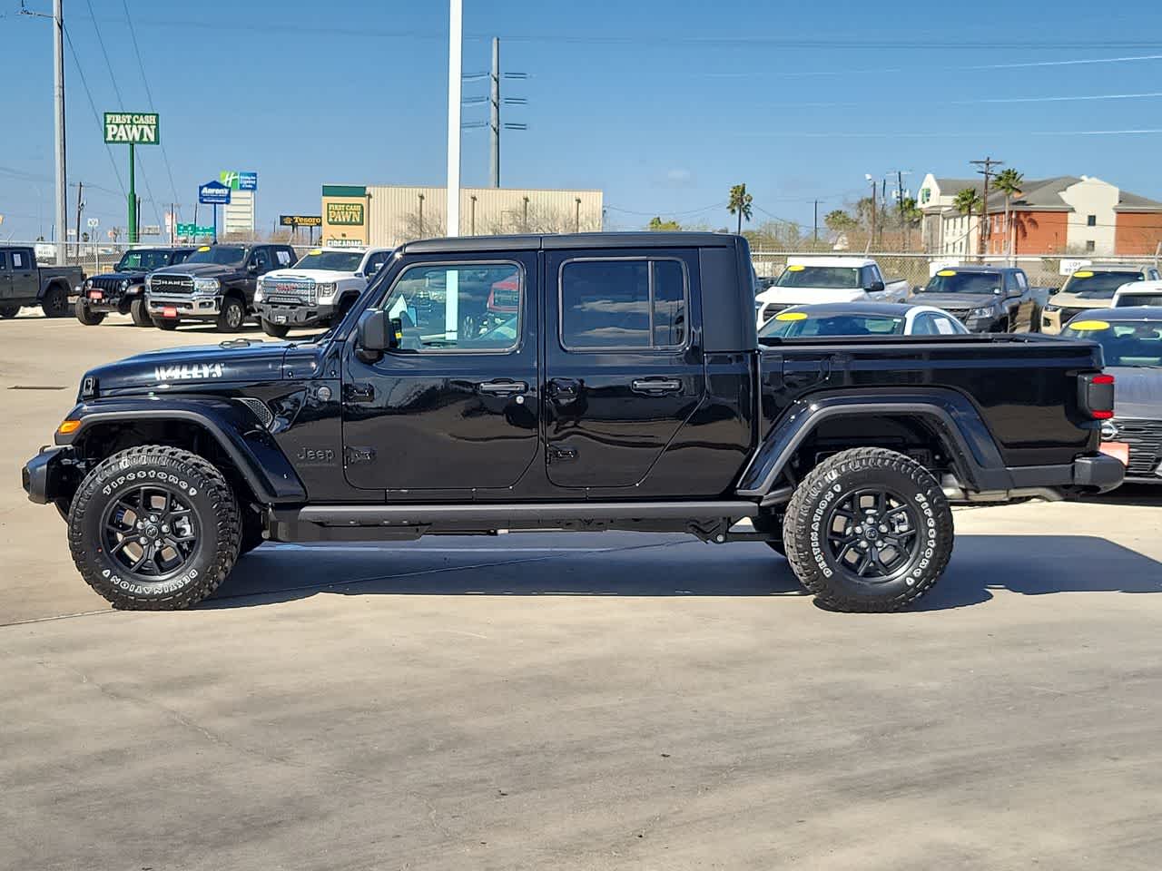 Thumbnail: 2026 Jeep Gladiator - 11