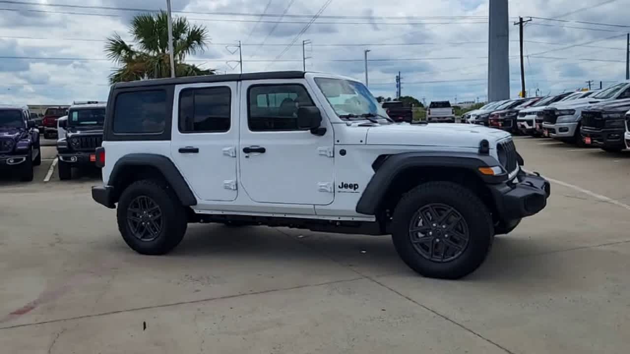 Thumbnail: 2026 Jeep Wrangler - 9