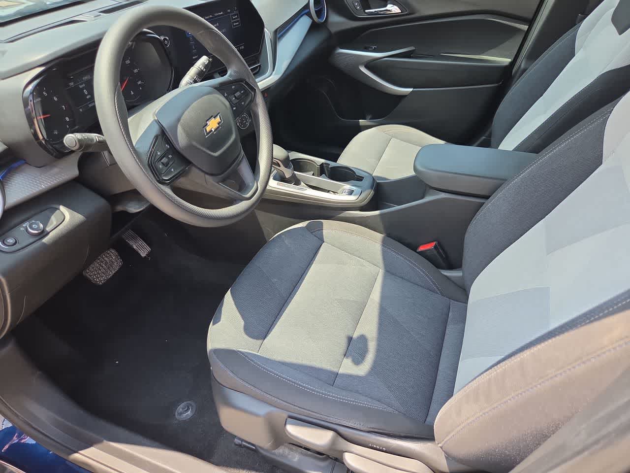 Thumbnail: 2024 Chevrolet Trax - 10