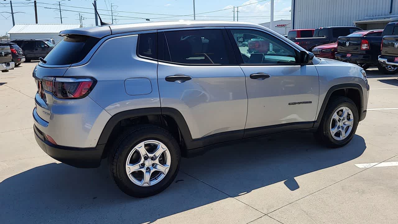 Thumbnail: 2022 Jeep Compass - 8