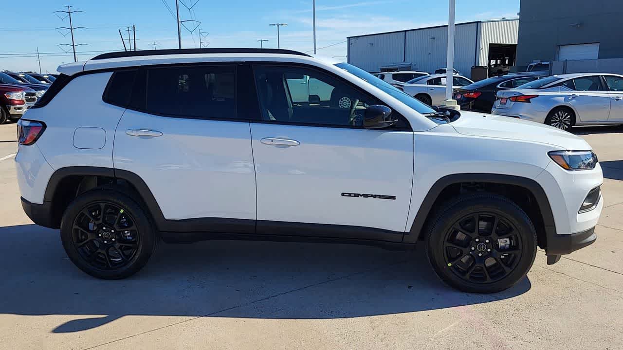 Thumbnail: 2026 Jeep Compass - 9