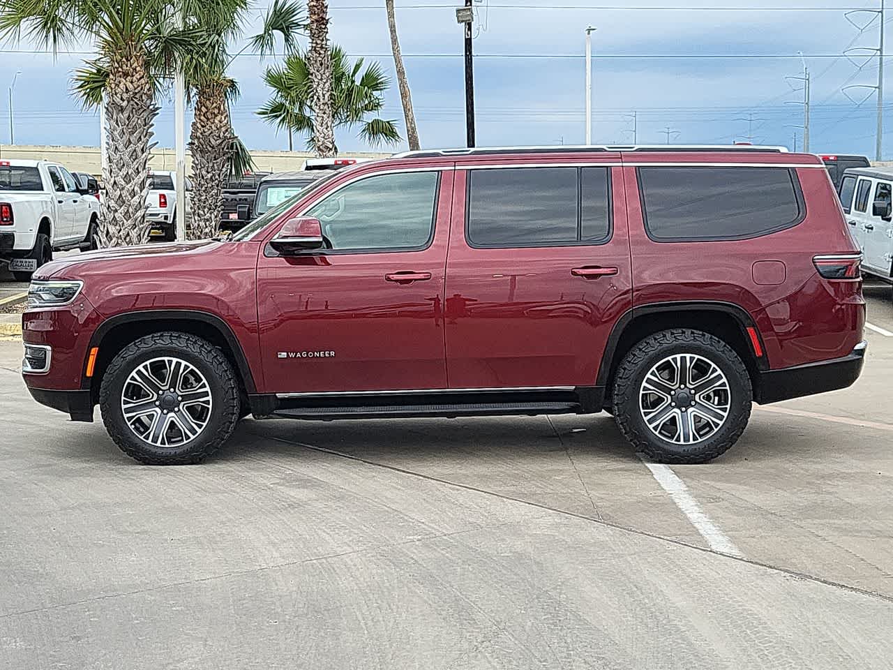 Thumbnail: 2022 Jeep Wagoneer - 11