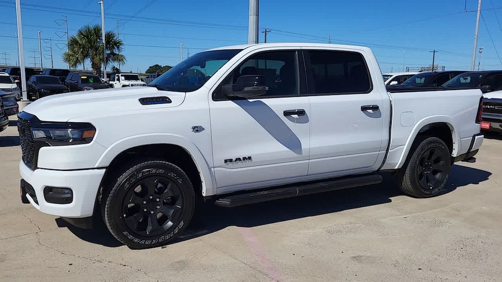 New 2026 Ram 1500 LONE STAR CREW CAB 4X4 5'7 BOX Pickup