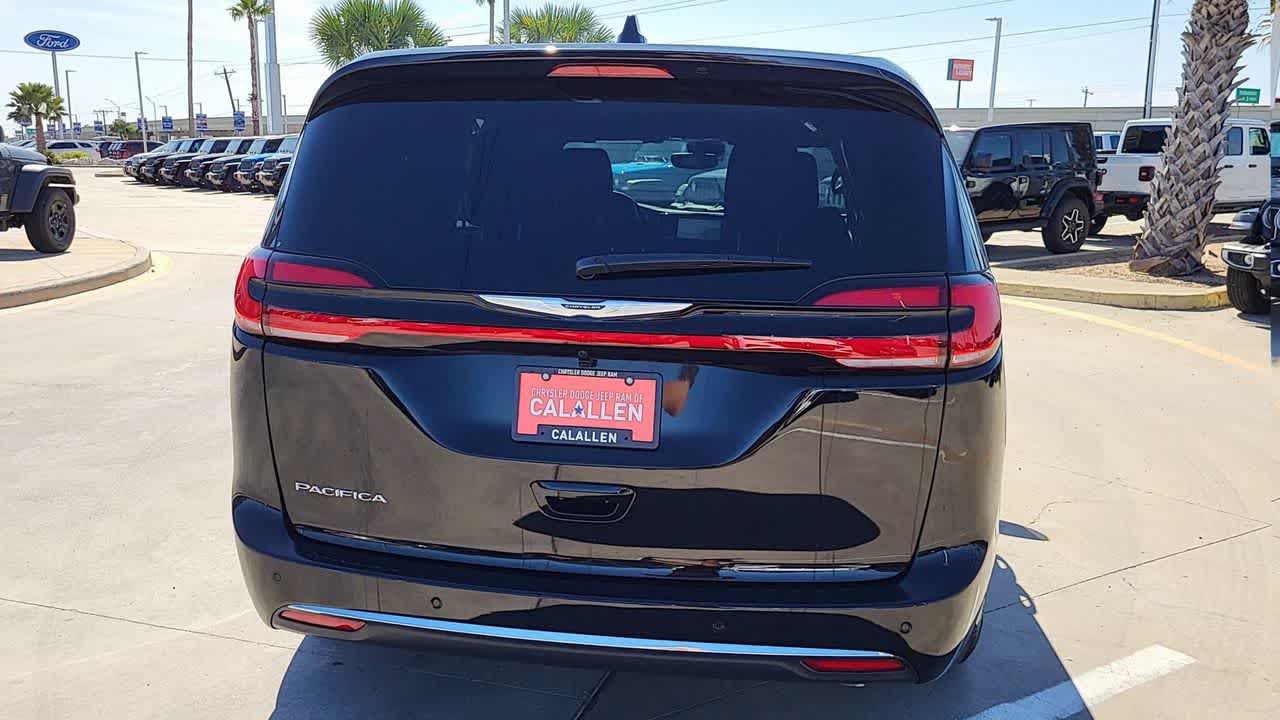 Thumbnail: 2026 Chrysler Pacifica - 7