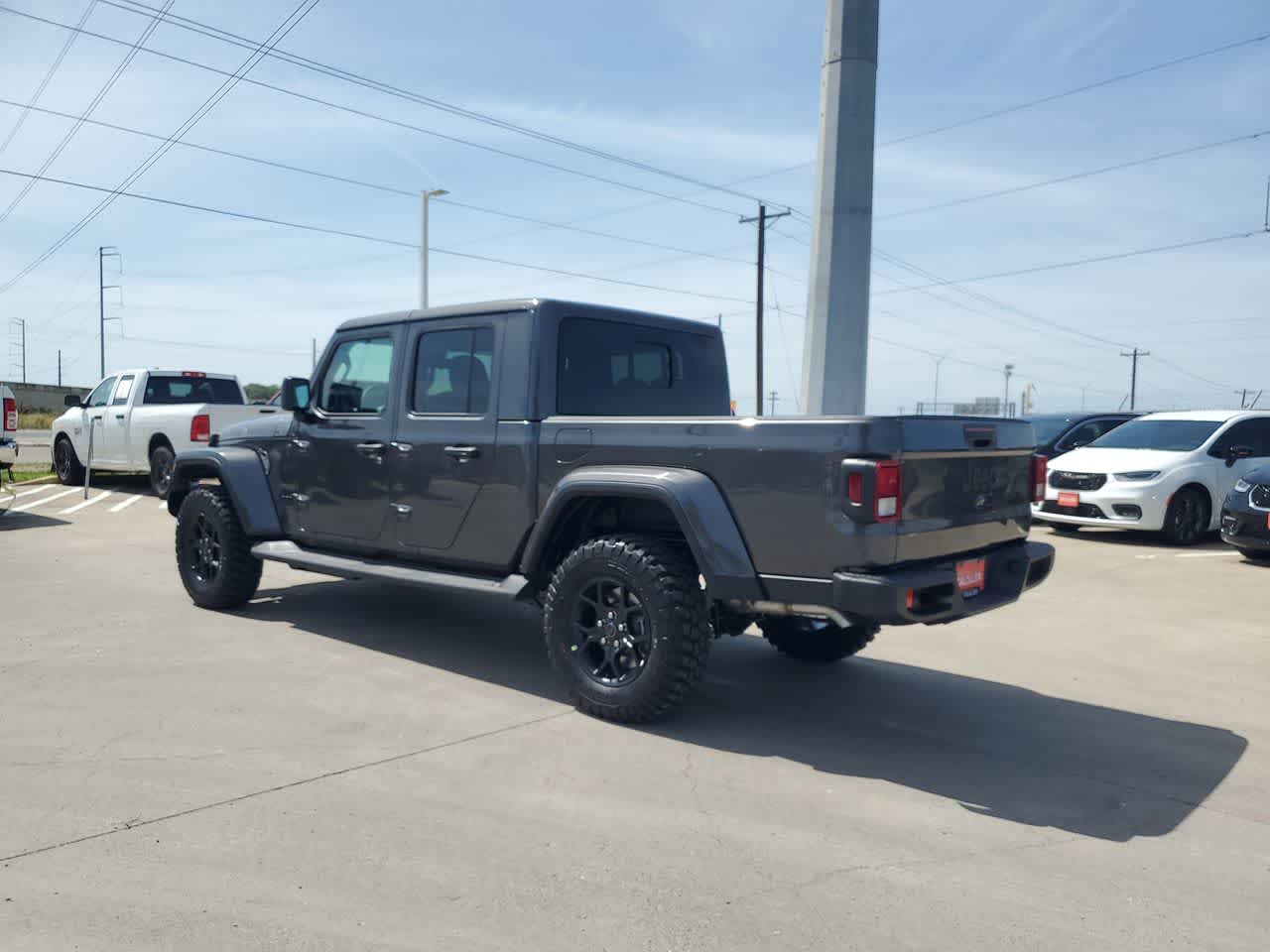 Thumbnail: 2026 Jeep Gladiator - 12