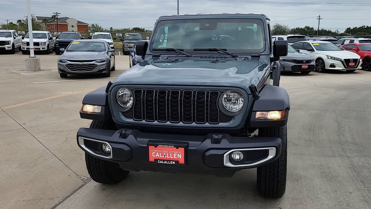 2025 Jeep Gladiator Sport photo 3
