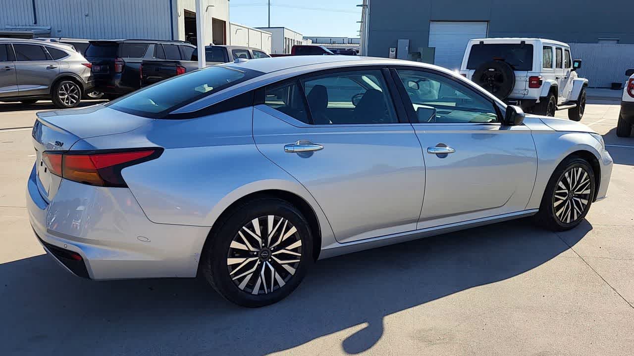 Thumbnail: 2024 Nissan Altima - 8