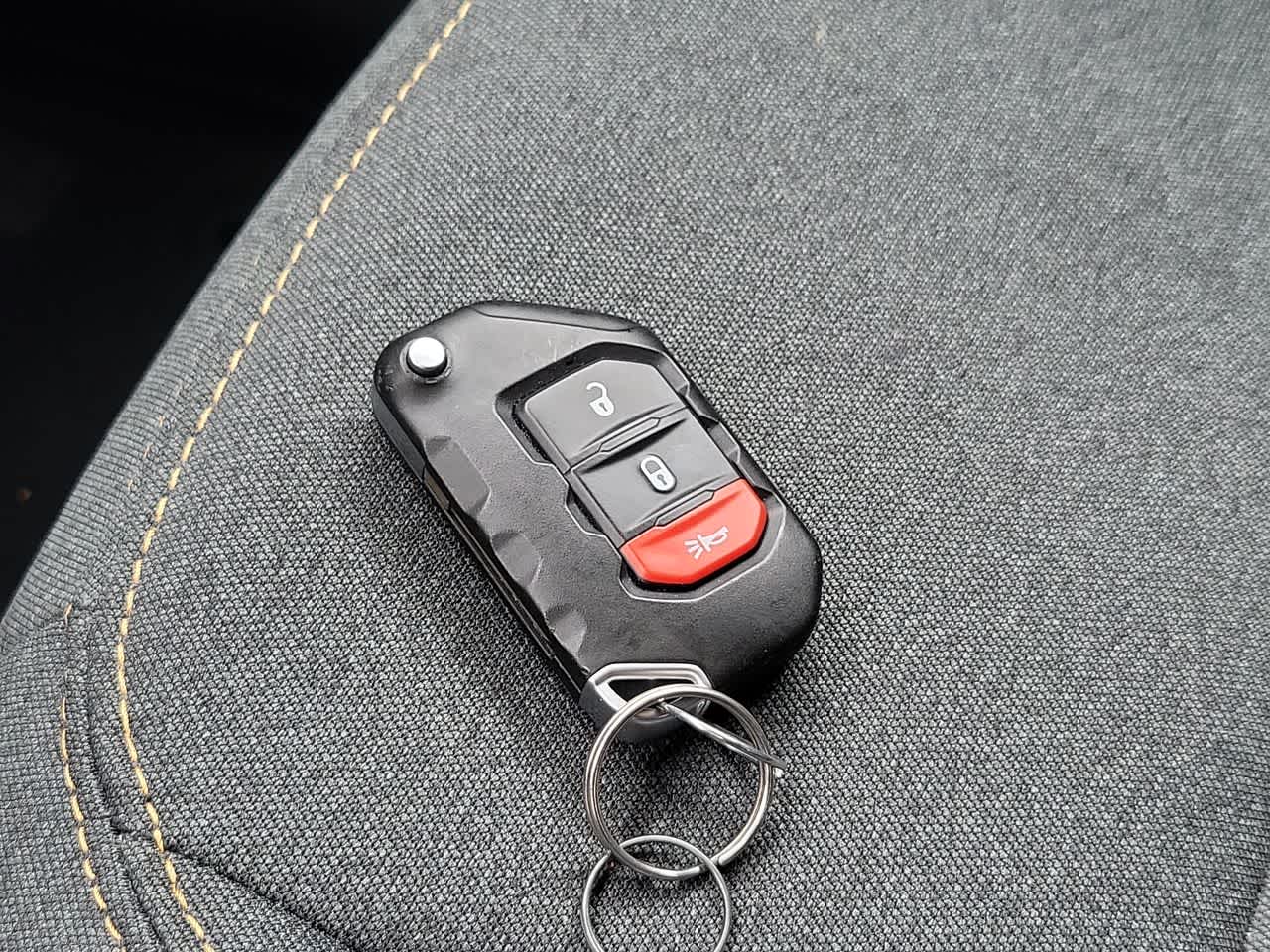 Thumbnail: 2025 Jeep Gladiator - 28