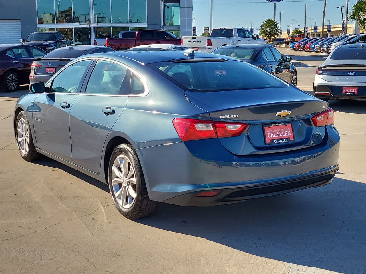 Thumbnail: 2024 Chevrolet Malibu - 12