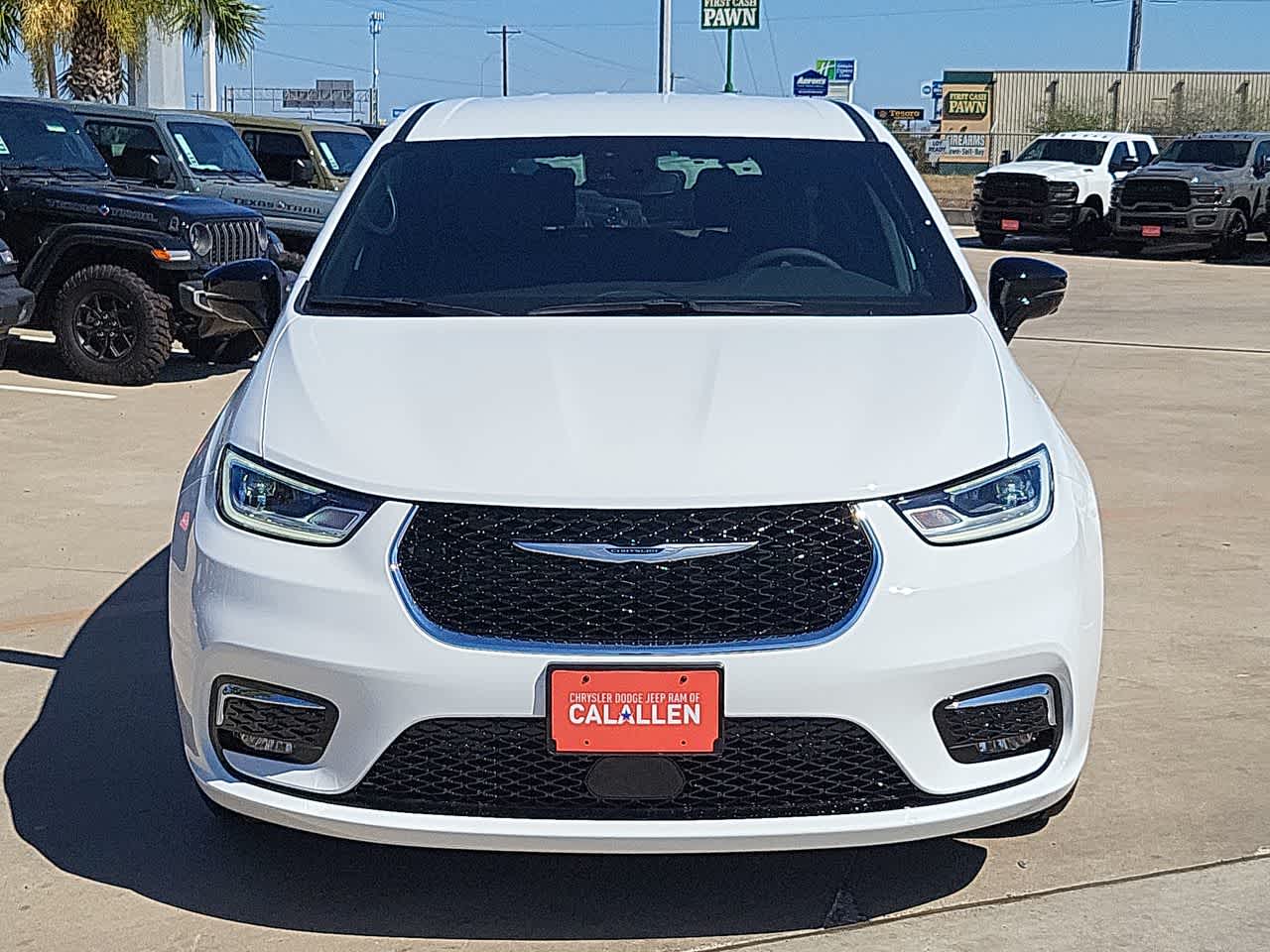 Thumbnail: 2026 Chrysler Pacifica - 14