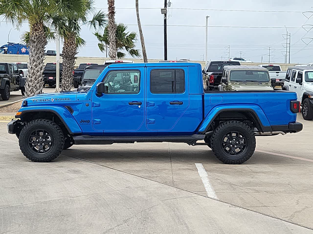 Thumbnail: 2026 Jeep Gladiator - 11