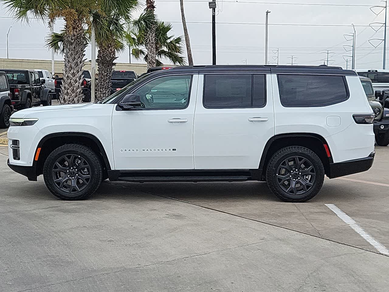 Thumbnail: 2026 Jeep Grand Wagoneer - 11