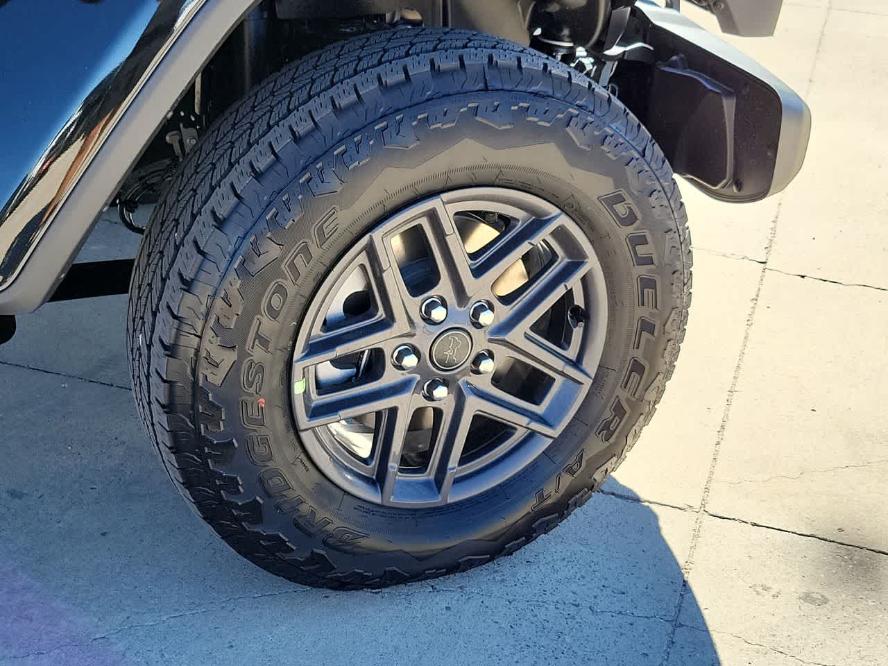 Thumbnail: 2026 Jeep Gladiator - 16