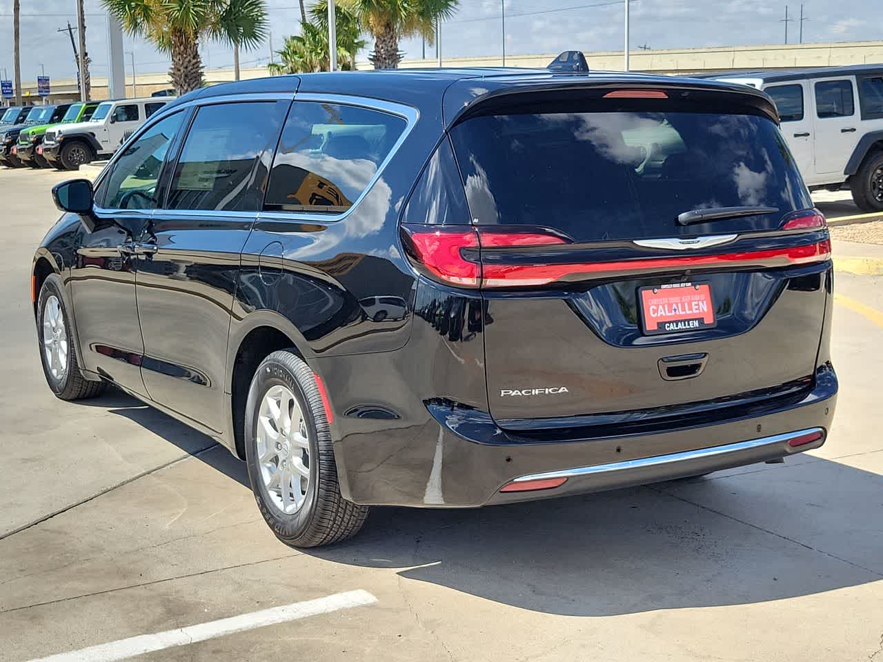 Thumbnail: 2026 Chrysler Pacifica - 12