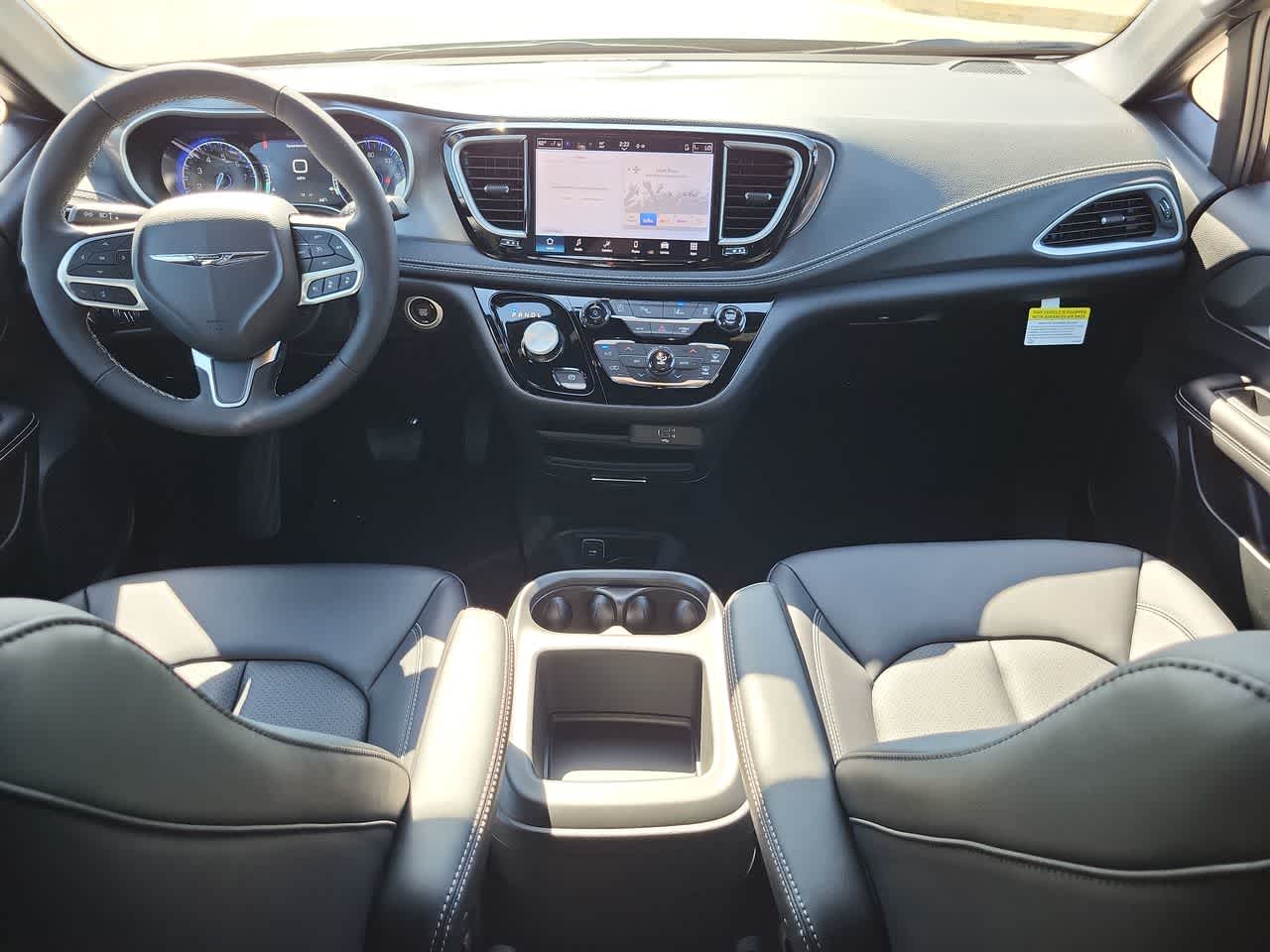 Thumbnail: 2026 Chrysler Pacifica - 18