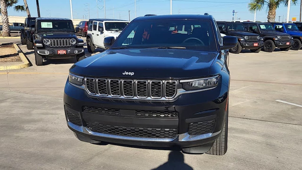 Used 2025 Jeep Grand Cherokee L Laredo SUV