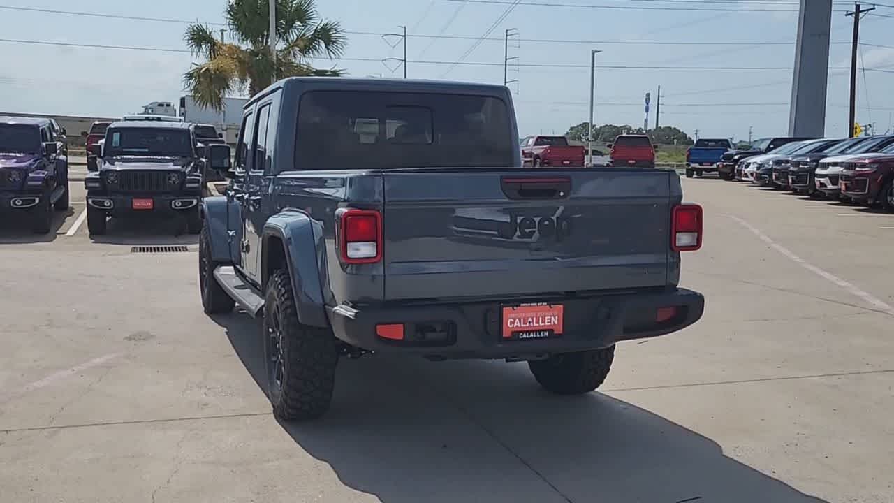 Thumbnail: 2026 Jeep Gladiator - 4