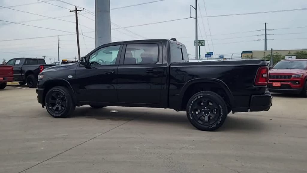 New 2026 Ram 1500 LONE STAR CREW CAB 4X2 5'7 BOX Pickup