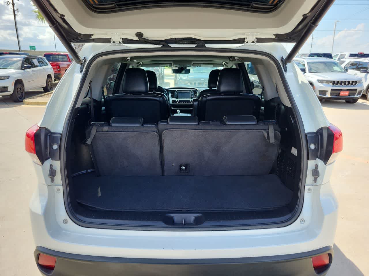 Thumbnail: 2018 Toyota Highlander - 27