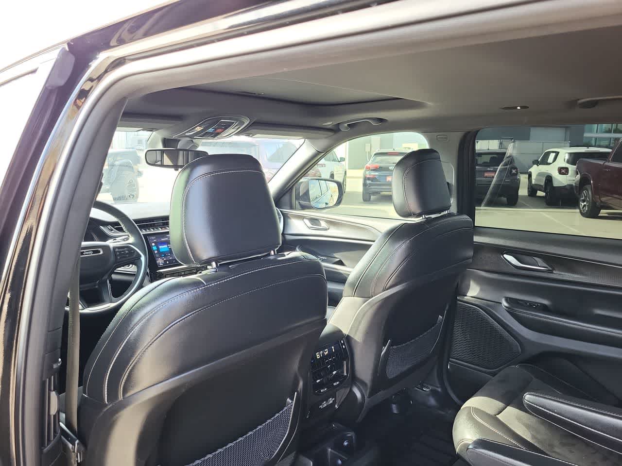 Thumbnail: 2023 Jeep Grand Cherokee - 20