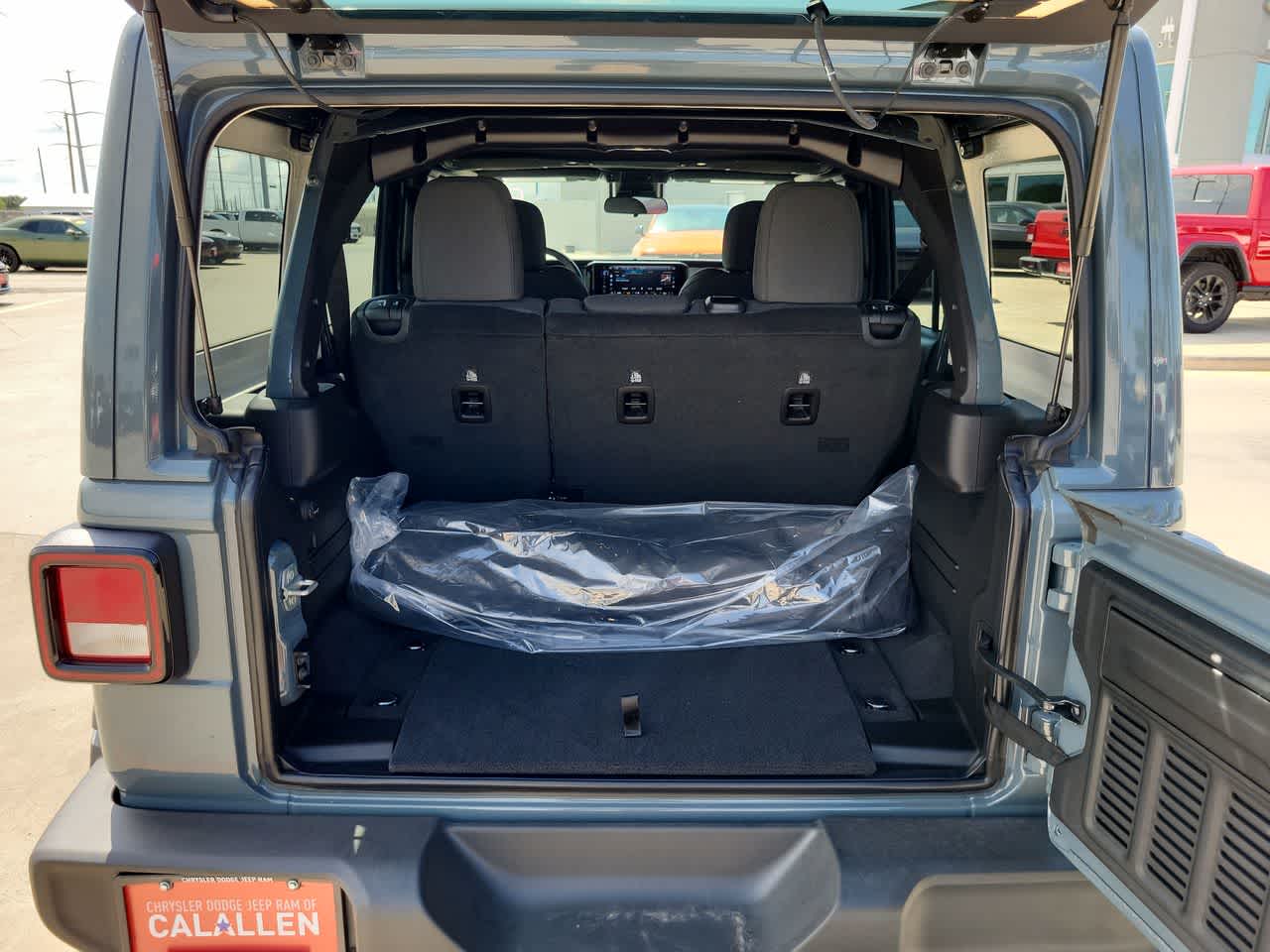 Thumbnail: 2025 Jeep Wrangler - 27