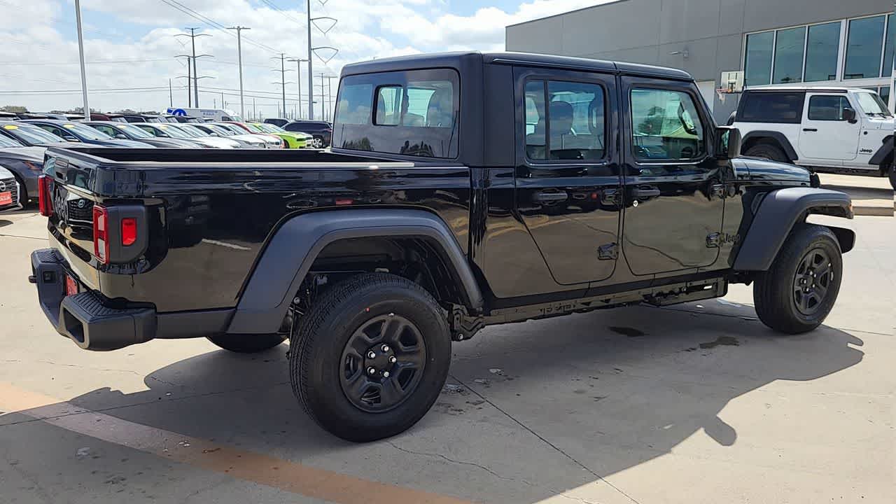 Thumbnail: 2026 Jeep Gladiator - 8