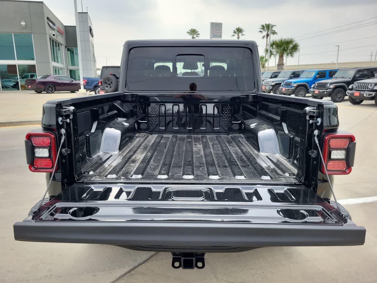 Thumbnail: 2026 Jeep Gladiator - 27
