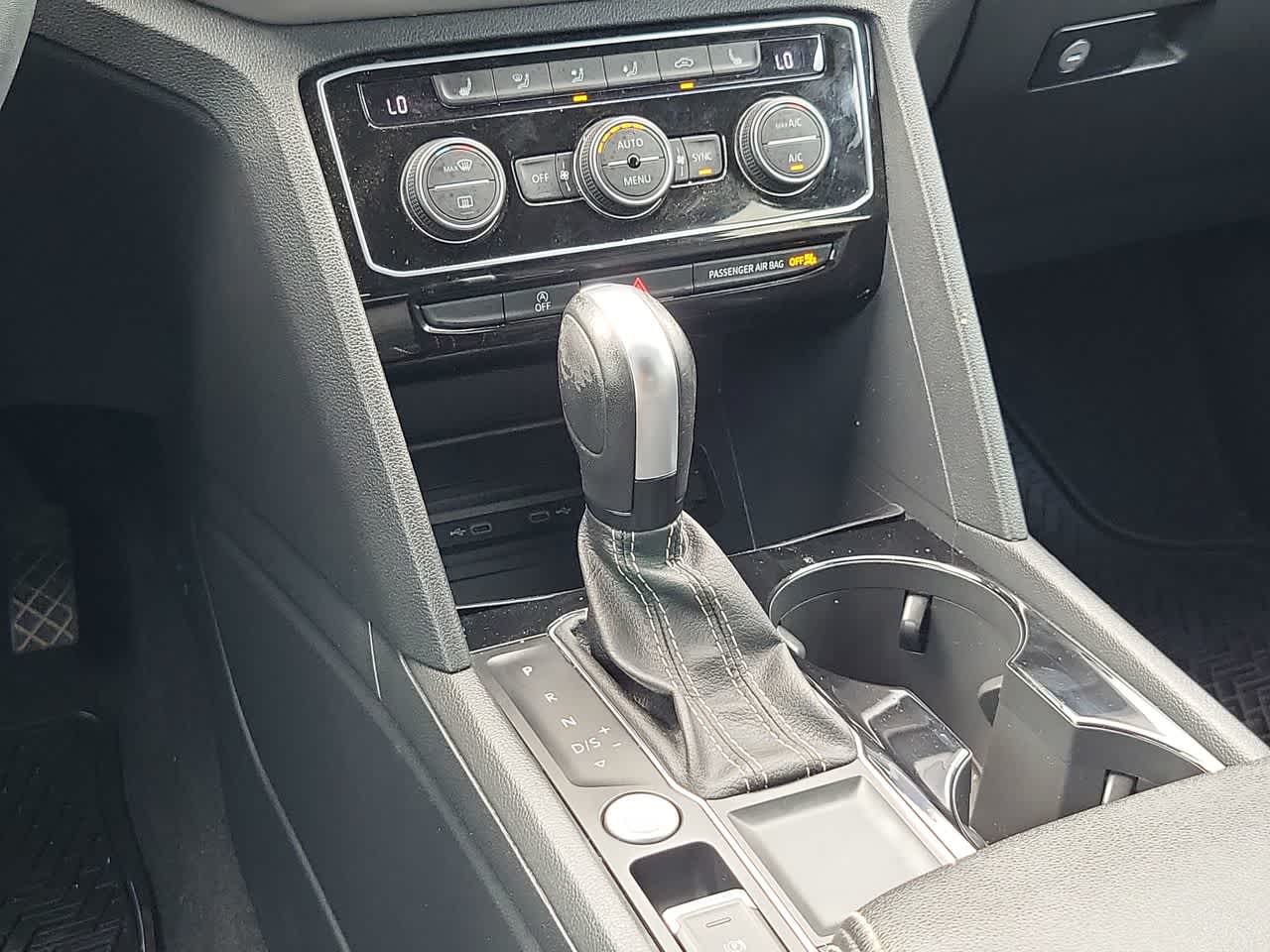 Thumbnail: 2022 Volkswagen Atlas - 25