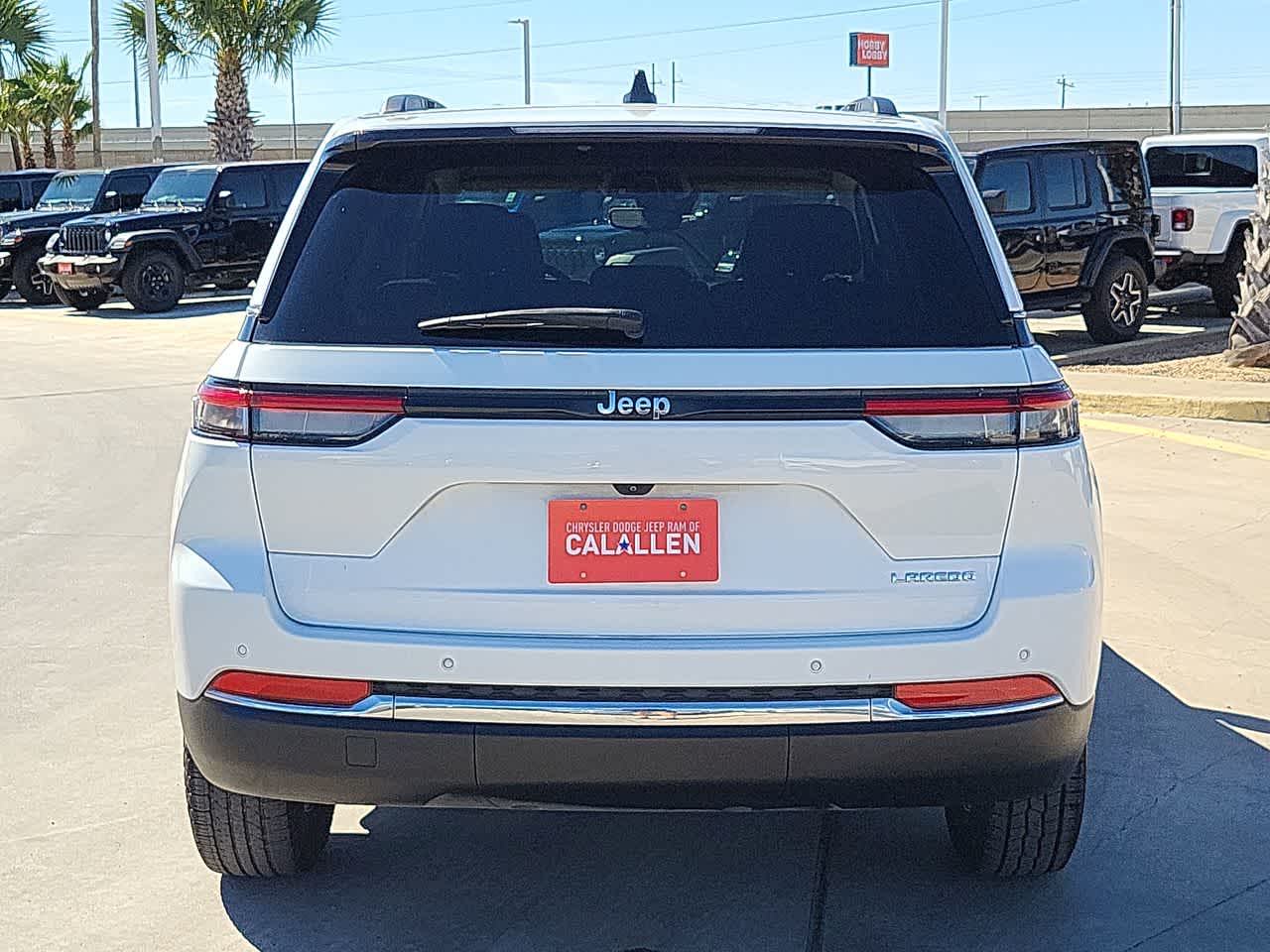 Thumbnail: 2023 Jeep Grand Cherokee - 13