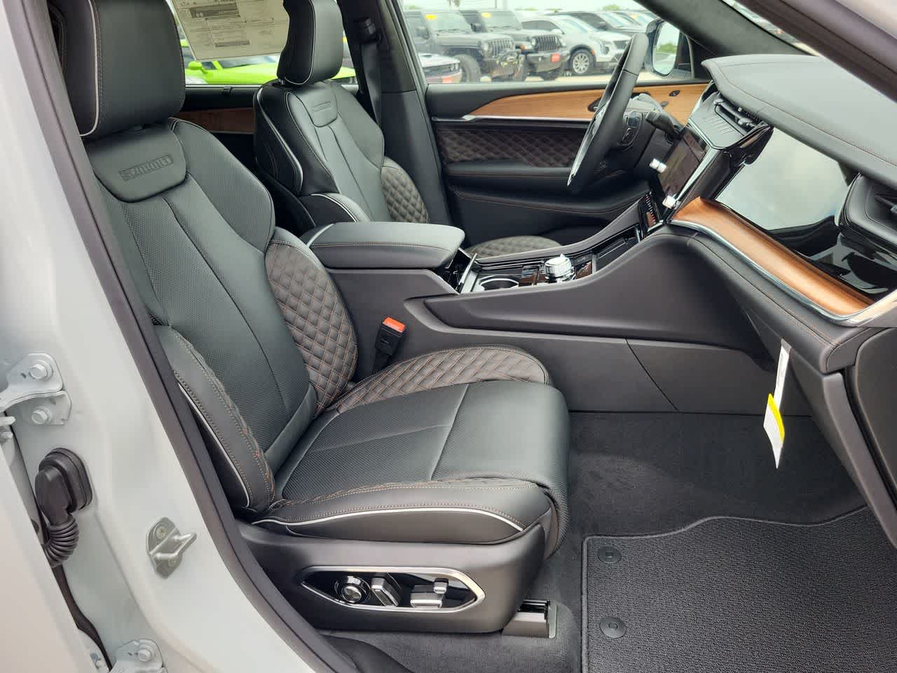 Thumbnail: 2026 Jeep Grand Cherokee - 22