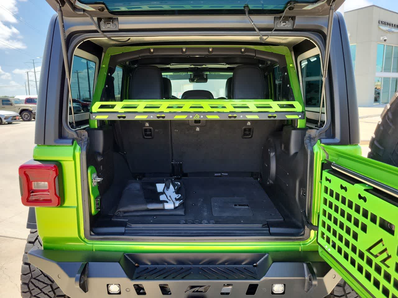 Thumbnail: 2019 Jeep Wrangler - 27