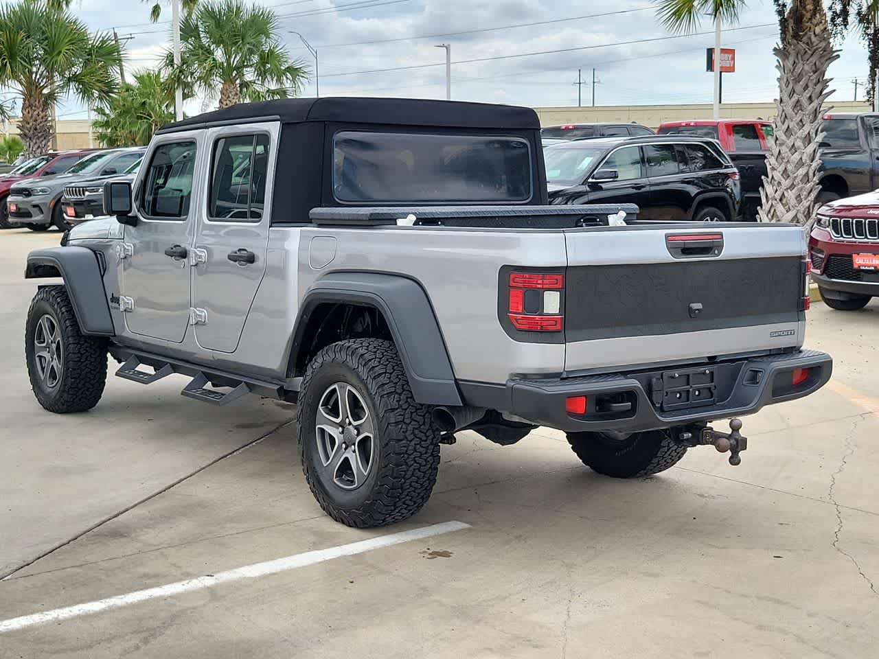 Thumbnail: 2020 Jeep Gladiator - 12