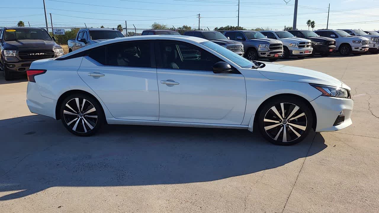Thumbnail: 2021 Nissan Altima - 9