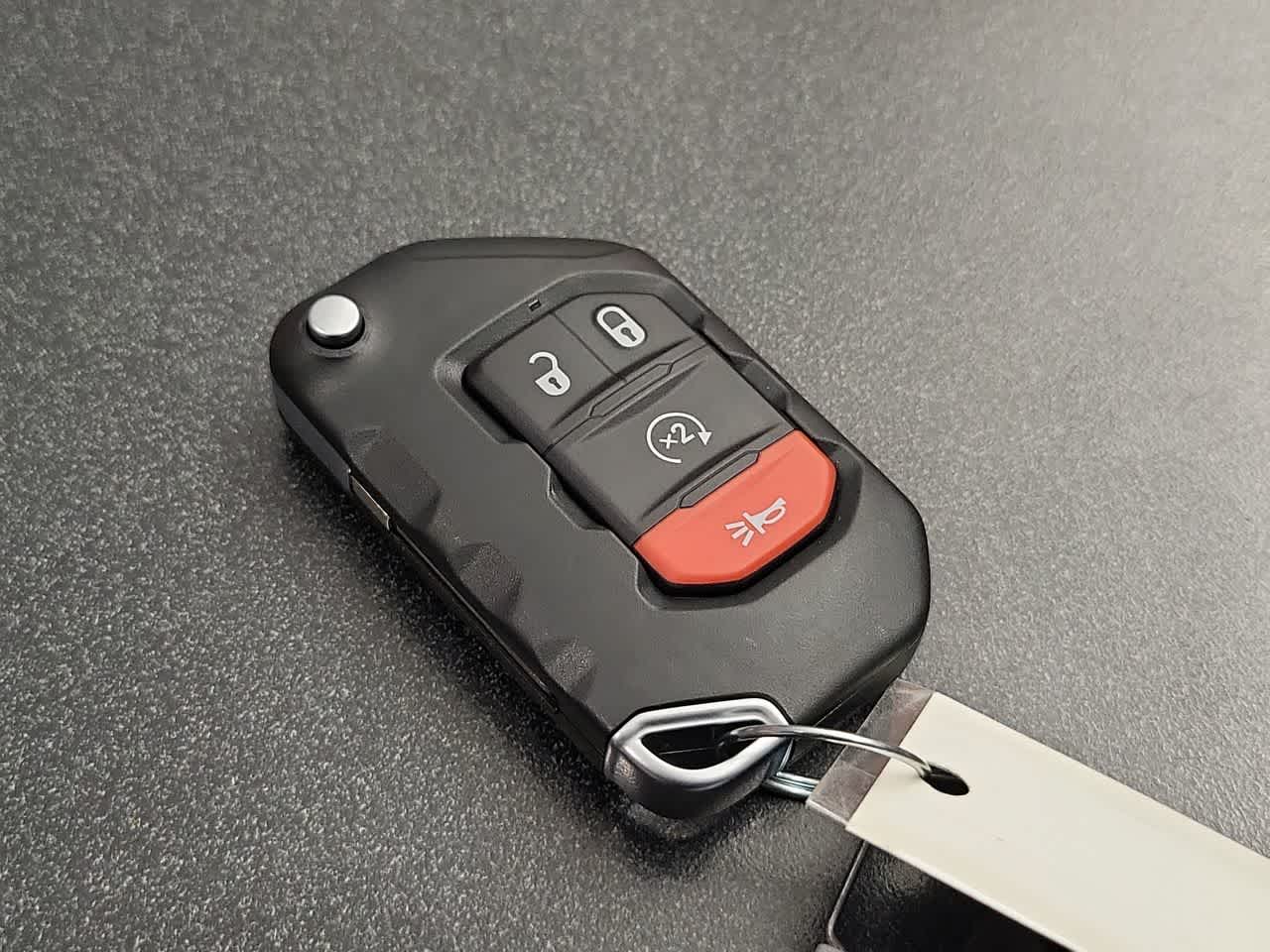 Thumbnail: 2025 Jeep Gladiator - 28