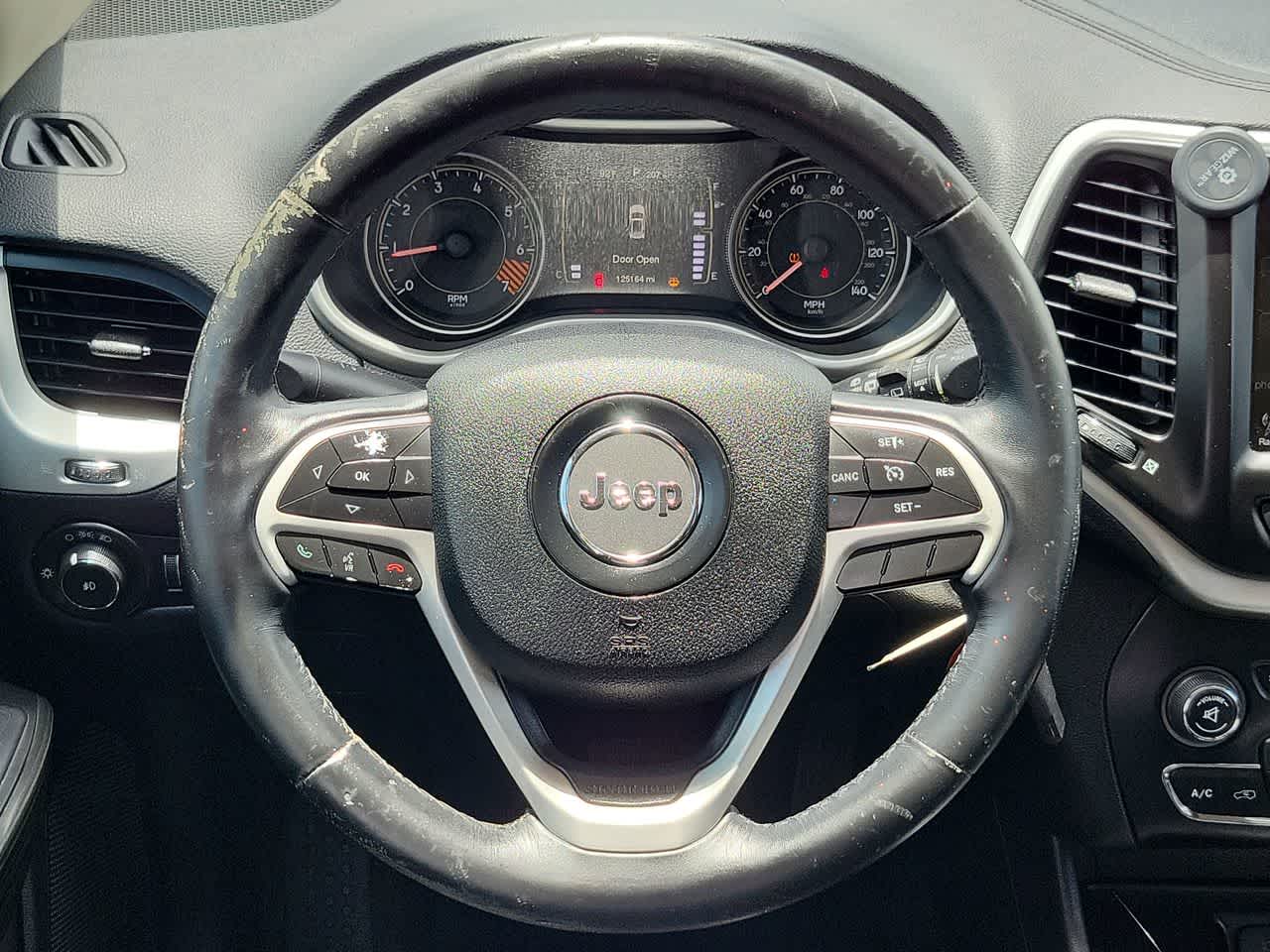 Thumbnail: 2014 Jeep Cherokee - 23